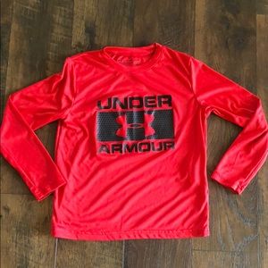 Under Armour boys size small long sleeve. EUC.